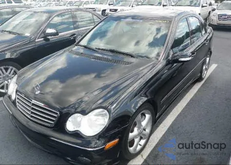 2005 Mercedes-Benz C320 z USA, uszkodzony, nr VIN WDBRF64J25F595626